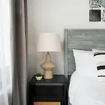 75-2D New Prime Ues W&D Balcony Elevator