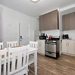 Lovely 3-Bedroom Apt In The Heart Of Brooklyn