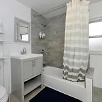 Lovely 3-bedroom In The Heart Of Brooklyn Apartment *