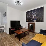 Lovely 3-bedroom In The Heart Of Brooklyn Apartment