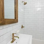 Bright & Spacious 3-bedroom In Vibrant Bushwick! Apartment *