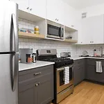 Apartment Bright & Spacious 3-bedroom In Vibrant Bushwick! *