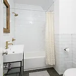 Apartment Bright & Spacious 3-bedroom In Vibrant Bushwick!