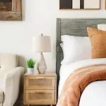26-3a Gramercy W D Outdoor Courtyard Apartment