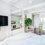 73-1509 New Uws Doorman Gym