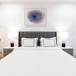 202 New 1br In Prime Greenpoint New York