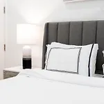 202 New 1br In Prime Greenpoint * New York