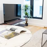 Apartment 202 New 1br In Prime Greenpoint *