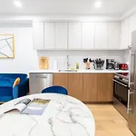 Apartment 202 New 1br In Prime Greenpoint *