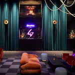 Paramount Times Square - A Generator Hotel