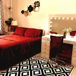 Cheerful 2 Bed In Heart Of Queens Homestay