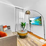 Apartment Chic Sunny Retreat In Park Slope