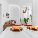 Chic Sunny Retreat In Park Slope Apartment