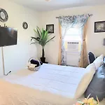 Chekells Cozy Stay In Brooklyn