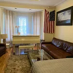 Apartment Nyc By The Harbor