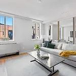 3br Penthouse With Massive Private Rooftop Apartment