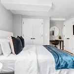 3br Penthouse With Massive Private Rooftop Apartment