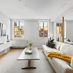 3br Penthouse With Massive Private Rooftop *