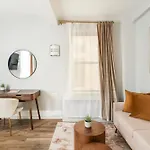 73-608 New 1br 1bth Uws Doorman Gym Apartment New York