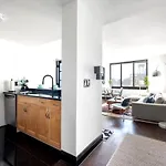 Apartment Doorman! High Floor! Views! Elevator! Free Gym! *