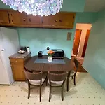 Luxury Three Bedroom Apartment In A Private House