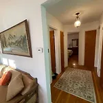 Luxury Three Bedroom In A Private House New York