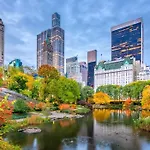 Luxury Three Bedroom Apartment In A Private House