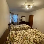 Luxury Three Bedroom In A Private House Apartment *