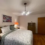 Luxury Three Bedroom In A Private House New York