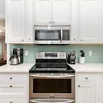 Coral Cottage Min From Beach Park With King Bed