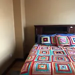 Bed & Breakfast Private Unit With Own Entrance To Share *