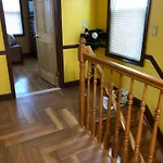 Bed & Breakfast Private Unit With Own Entrance To Share *