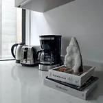 Apartment One Dutch New York
