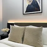 Apartment One Dutch