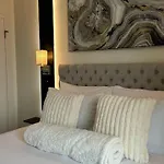 New Modern 2br W Fireplace & Fitness Lounge, Live Comfortably In East Harlem Apartment *