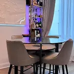 Apartment New Modern 2br W Fireplace & Fitness Lounge, Live Comfortably In East Harlem