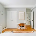 73-208 New 2Br 2Bath Uws Doorman Gym