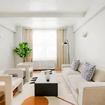 73-208 New 2br 2bath Uws Doorman Gym New York