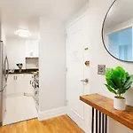 73-208 New 2br 2bath Uws Doorman Gym *