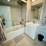 Peaceful Quiet Spacious New Modern Penthouse 3-bedroom With A Balcony Apartment New York
