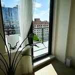Peaceful Quiet Spacious New Modern Penthouse 3-bedroom With A Balcony *