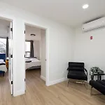 Sophisticated 4 Bedroom Duplex In The Heart Of Midtown