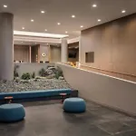 Sheraton Laguardia East 3*