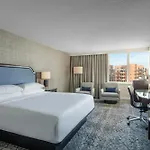 Sheraton Laguardia East Hotel 3*