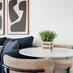 809-4b Balcony W D Prime Location * New York