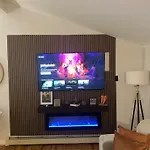 Chic Modern Bedroom 5 Mins From Jfk