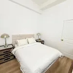 Great 2 Bed Great Location Nye Apartment