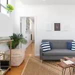 Amazing Furnished 1 Bedroom Penthouse Midtown West Apartment