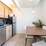 Apartment Amazing Furnished 1 Bedroom Penthouse Midtown West *