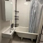 Cozy 2br In Nyc Lenox Hill New York